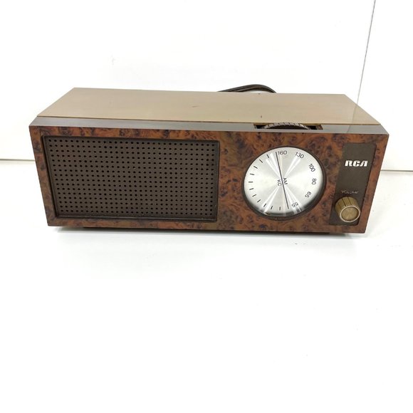 Vintage 1973 RCA AM Radio Table Model RZA203T Brown *Tested* - Picture 1 of 12